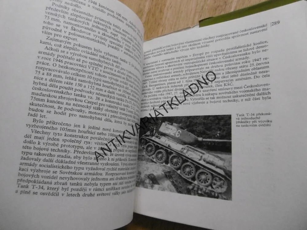 ČESKOSLOVENSKÉ TANKY A TANKISTÉ, OTA HOLUB, **an