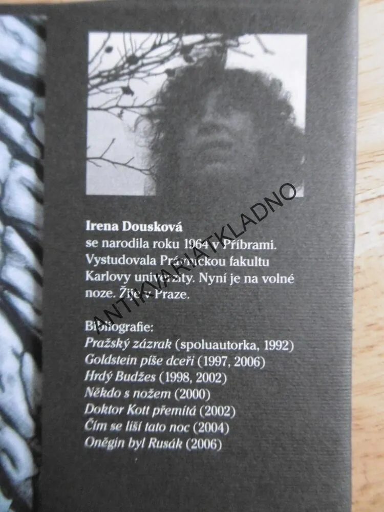 O BÍLÝCH SLONECH, IRENA DOUSKOVÁ, **an