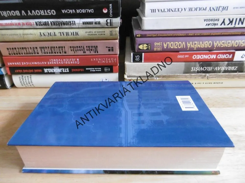 PLÁN IKAROS, ROBERT LUDLUM, **an