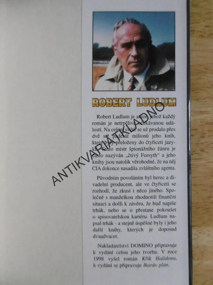 BOURNEOVA TOTOŽNOST, ROBERT LUDLUM, **an