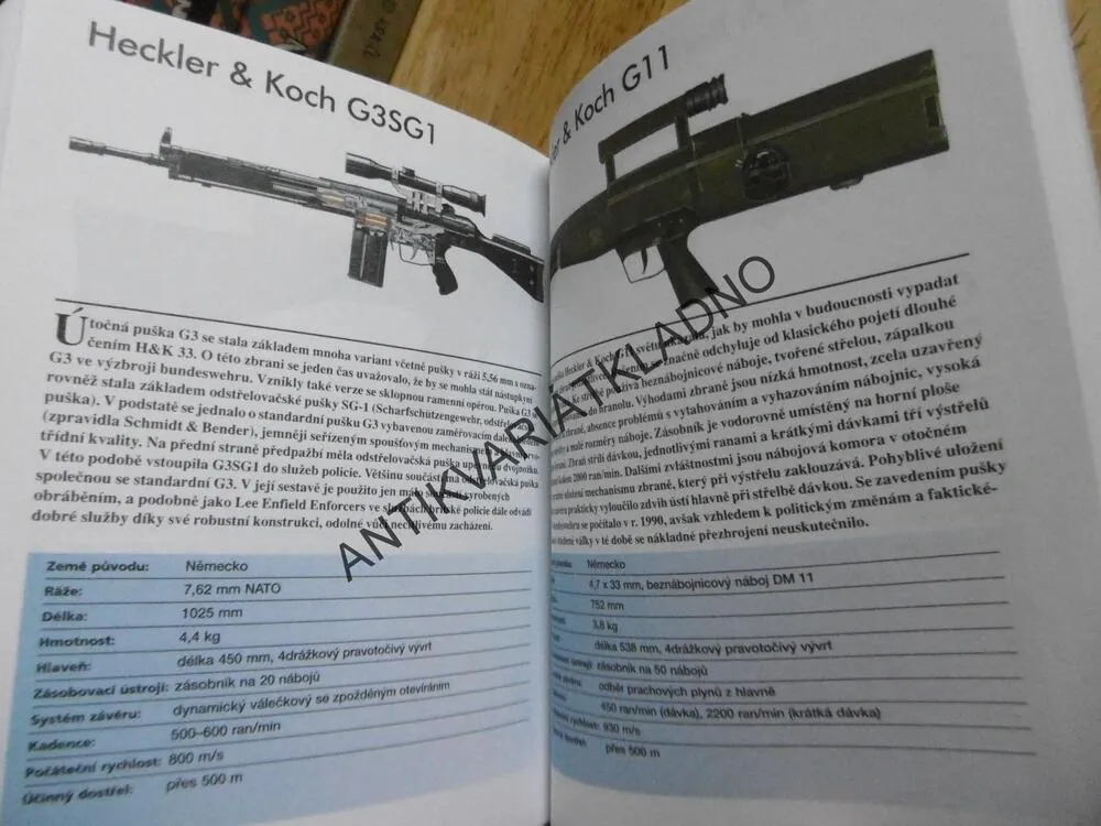 RUČNÍ PALNÉ ZBRANĚ 20. STOLETÍ, 270 PALNÝCH ZBRANÍ, **an