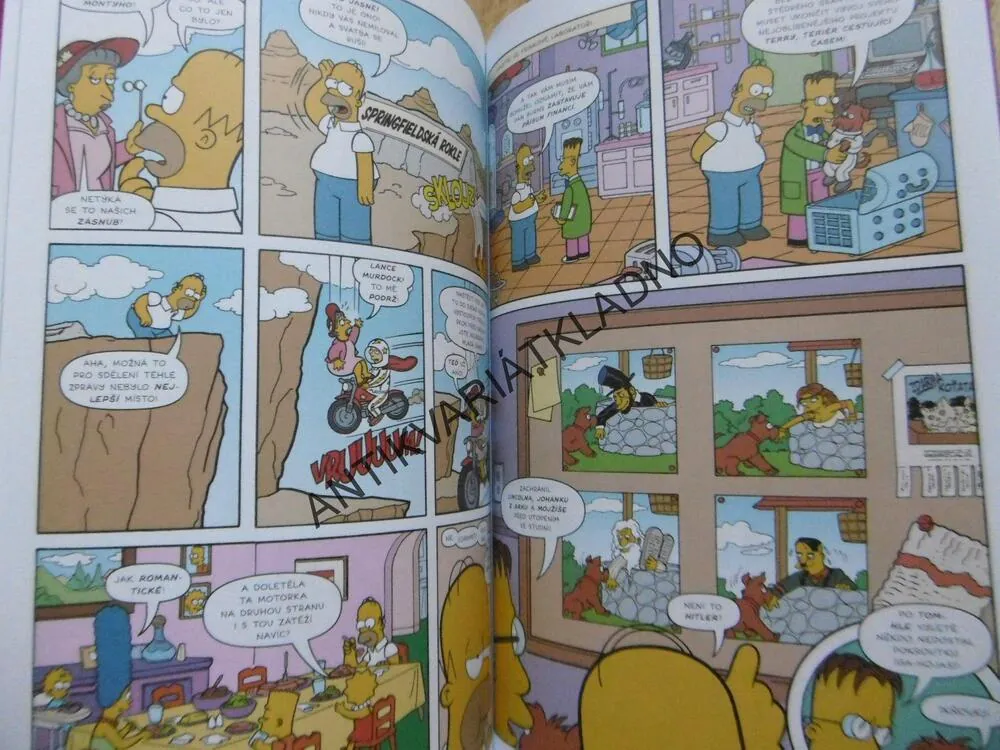 SIMPSONOVI KOMIKSOVÁ ZAŠÍVÁRNA, KOMIKS, **an