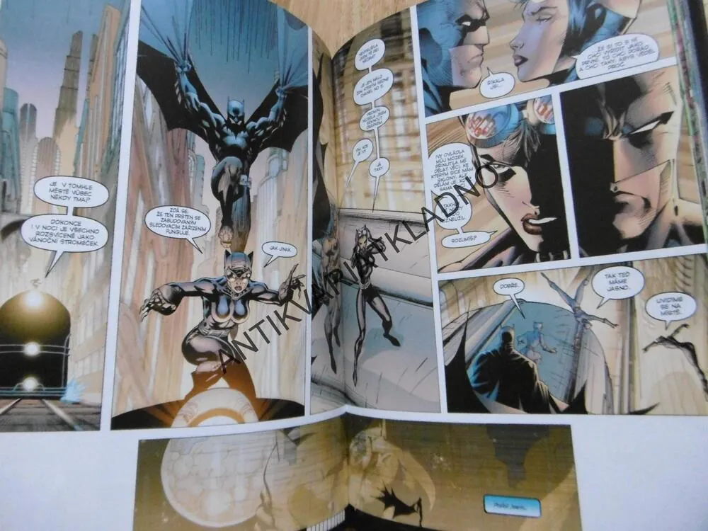 BATMAN , TICHO, KNIHA PRVNÍ, DC COMICS, KOMIKS, **an