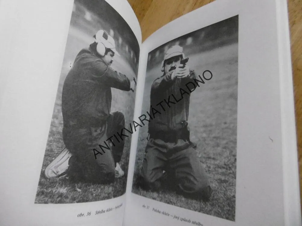 STŘÍLÍME Z PISTOLE A REVOLVERU, BRYCH, ROSA, NOSEK, **an