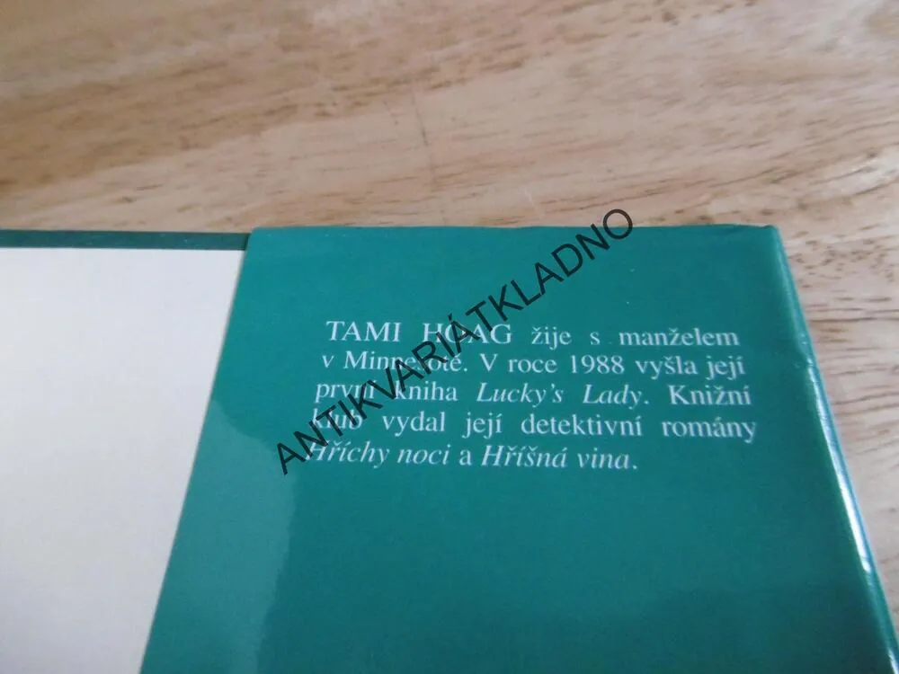 PLANÝ POPLACH, TAMI HOAG,  **an