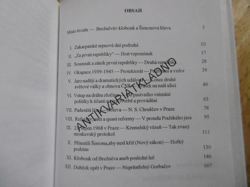KLOBOUK OD BREŽNĚVA, BOHUMIL ŠIMON, **an