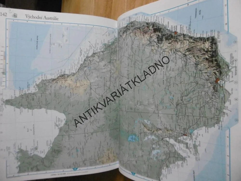 ILUSTROVANÝ ATLAS SVĚTA PRO NOVÉ STOLETÍ, **an