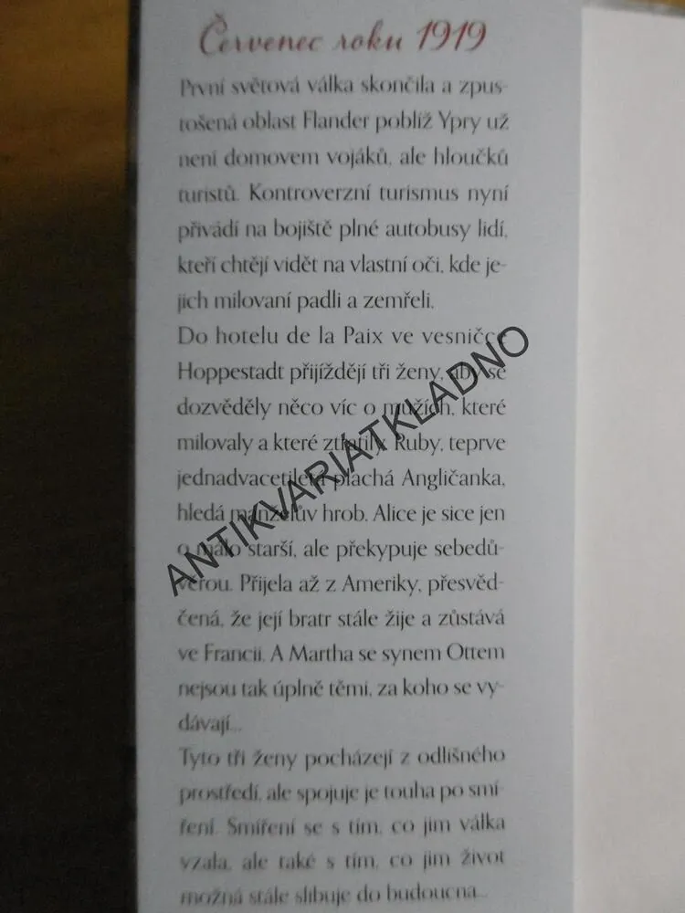 LÁSKA A VÁLKA, LIZ TRENOW, **an