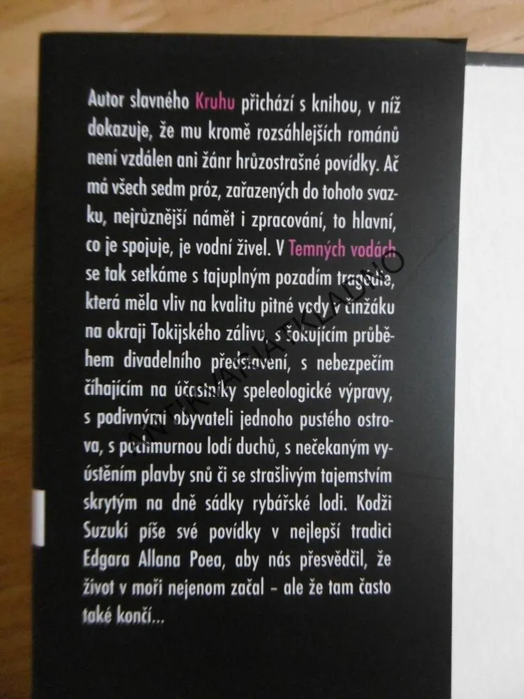 TEMNÉ VODY, KODŽI SUZUKI, **an