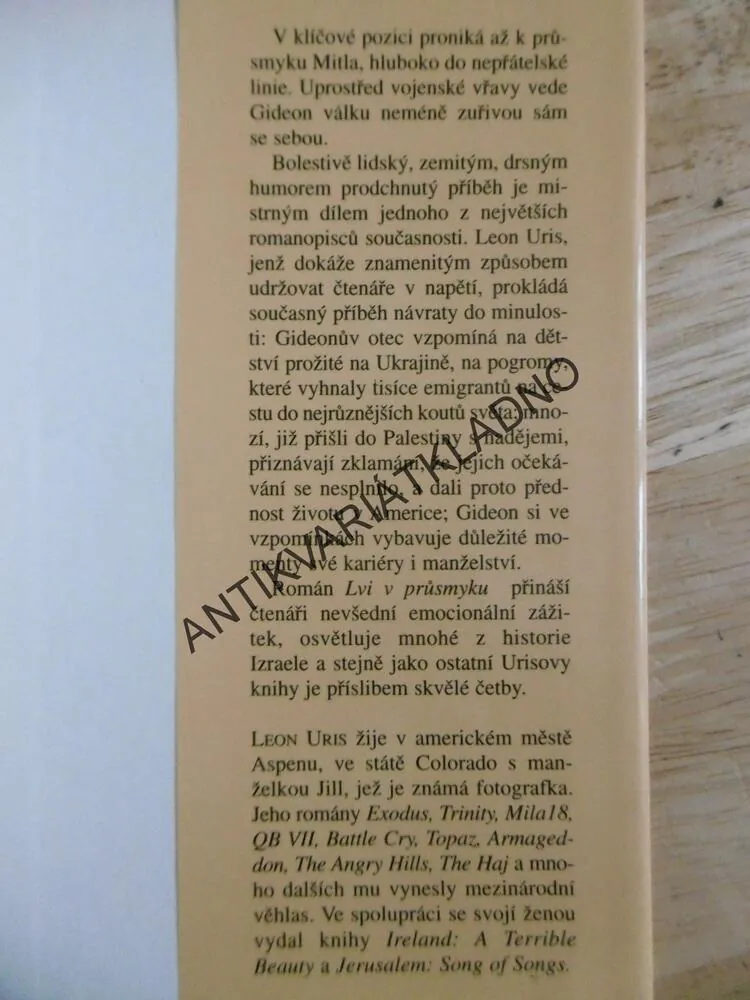 LVI V PRŮSMYKU, LEON URIS, **an