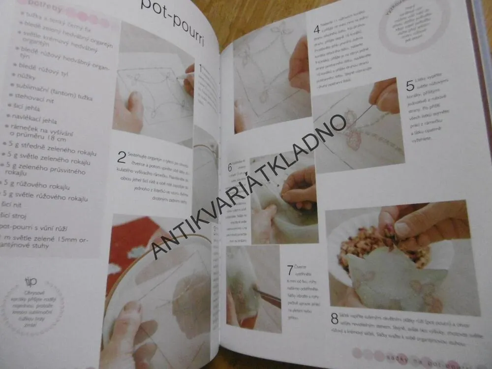 ČARUJEME SE SKLENĚNÝMÍ KORÁLKY, RAFINOVANĚ JEDNODUCHÉ DÁREČKY, DOROTHY WOODOVÁ, **an