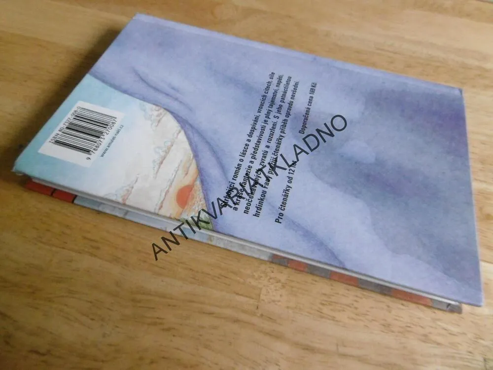 MODRÝ ŠÁL, ANITA SIEGFRIEDOVÁ, **an
