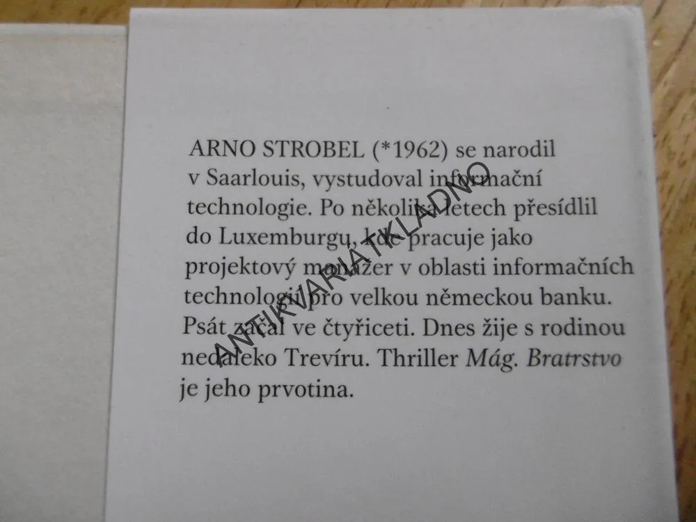 MÁG BRATRSTVO, KDO CHCE ZABÍT PAPEŽE? ARNO STROBEL, **an