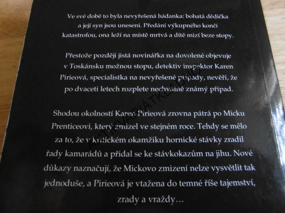 TEMNÉ STRUNY, VAL MCDERMIDOVÁ, **an
