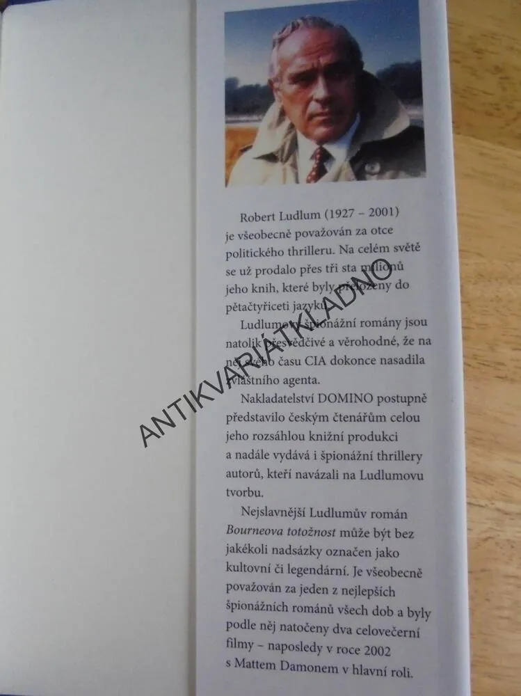 BOURNEOVA TOTOŽNOST, ROBERT LUDLUM, **an