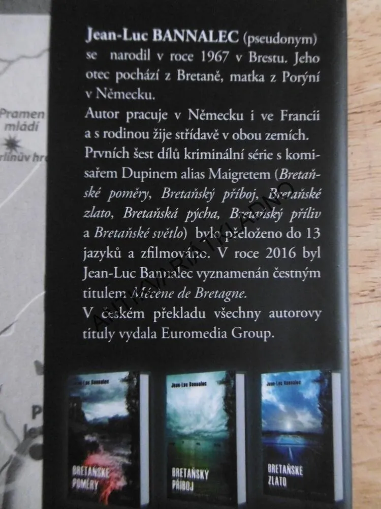 BRETAŇSKÉ TAJEMSTVÍ, JEAN-LUC BANNALEC, **an