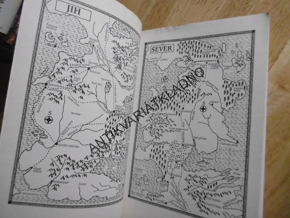 HRA O TRŮNY, PÍSEŇ LEDU A OHNĚ, GEORGE R.R.MARTIN, **an