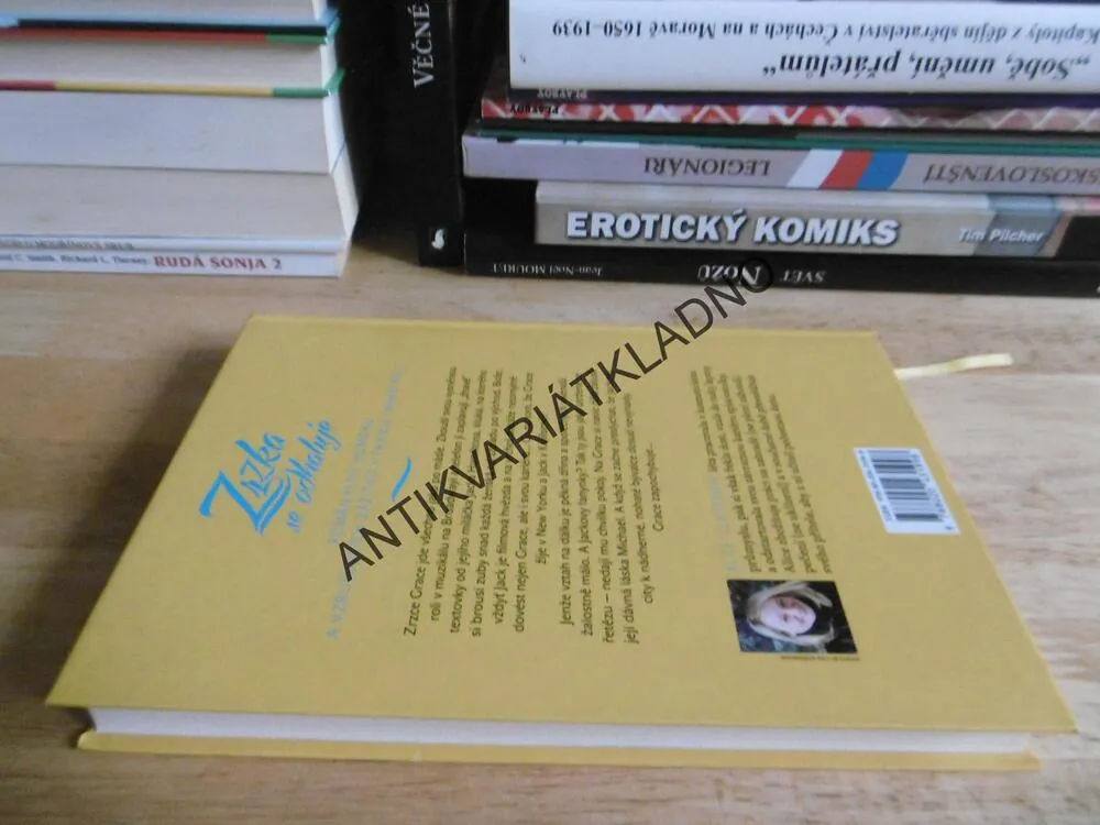 ZRZKA SE ODHALUJE, ALICE CLAYTONOVÁ,**an