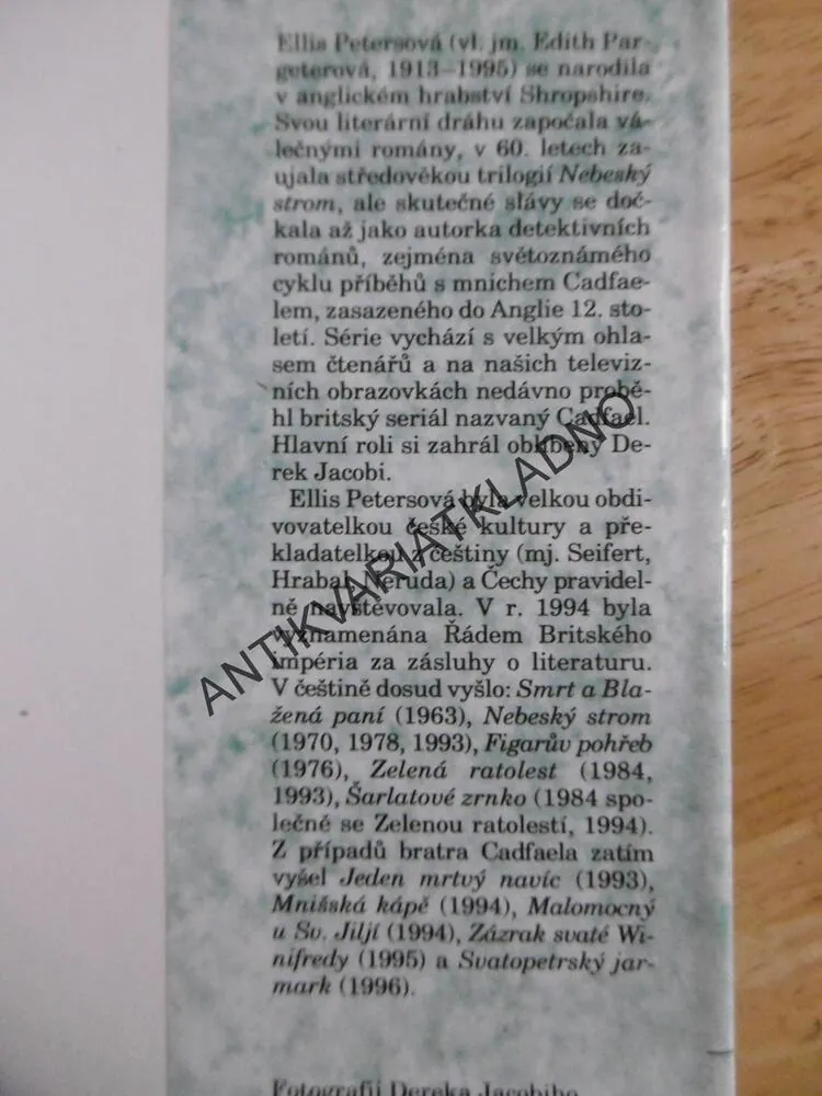 PANNA V LEDU, 1. PŘÍPAD BRATRA CADFAELA, ELLIS PETERSOVÁ, **an