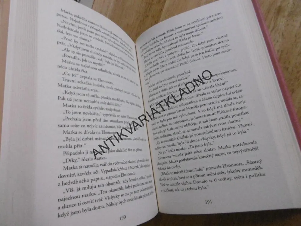 ZAPOMENUTÉ ŠATY, RIIKA PULKKINEN, **an