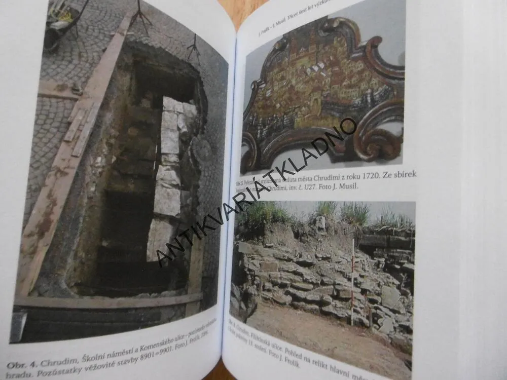 DOCUMENTA PRAGENSIA XXXVIII, MĚSTO A JEHO HRADBY, VÍCEJAZYČNÉ, P-A