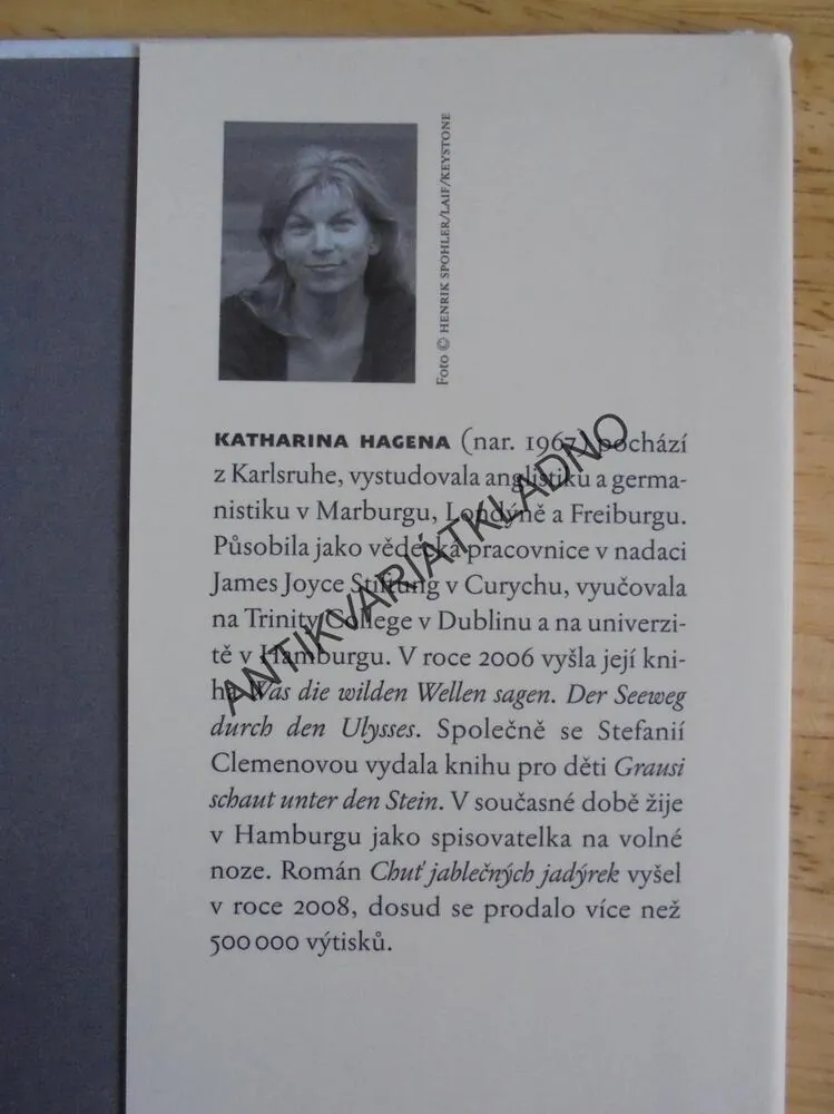 CHUŤ JABLEČNÝCH JADÝREK, KATHARINA HAGENA