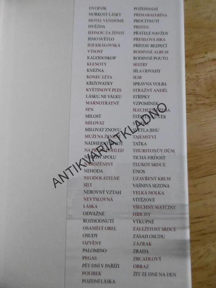 NEODOLATELNÉ SÍLY, DANIELLE STEEL, **an