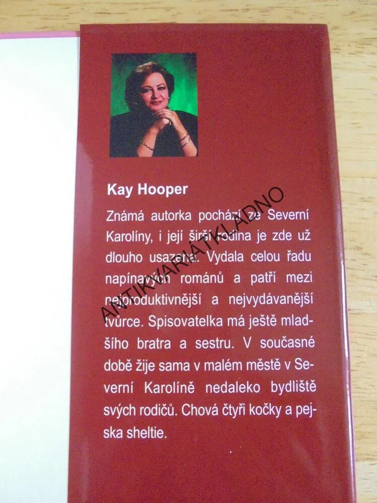 MRAZIVÁ POUTA, KAY HOOPER