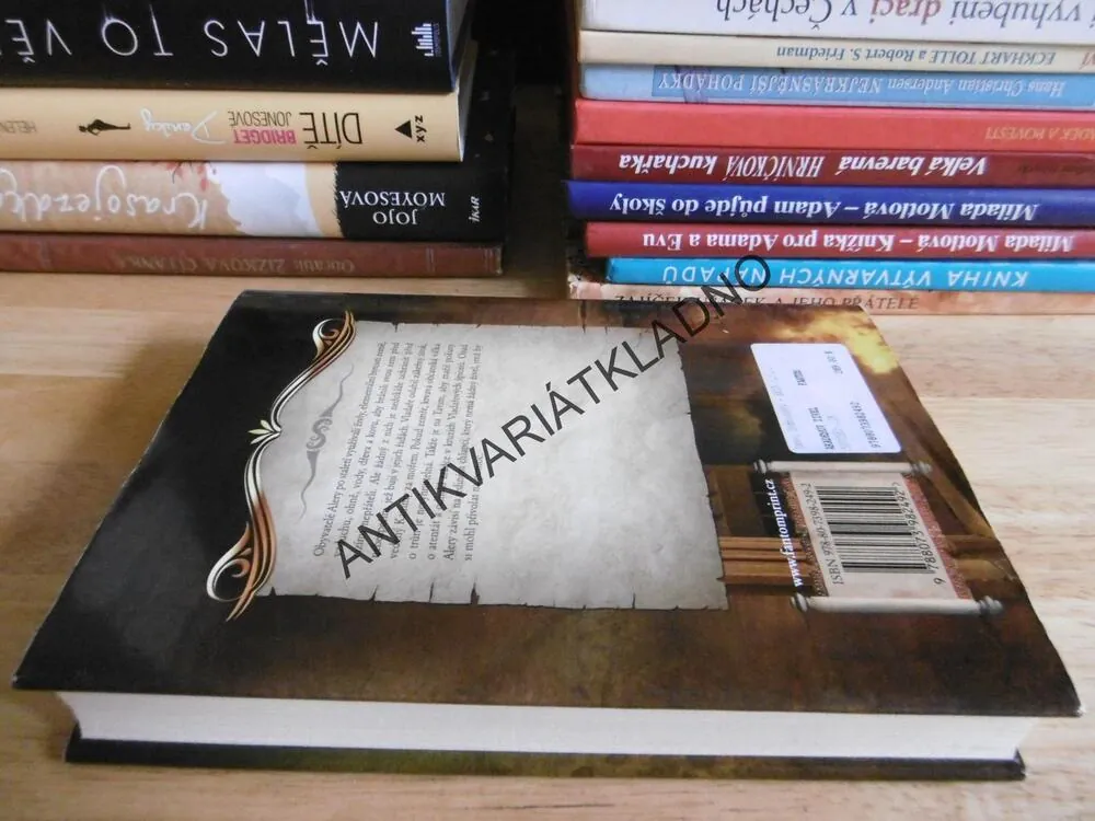 AKADEMŮV ŽIVEL, JIM BUTCHER, **an