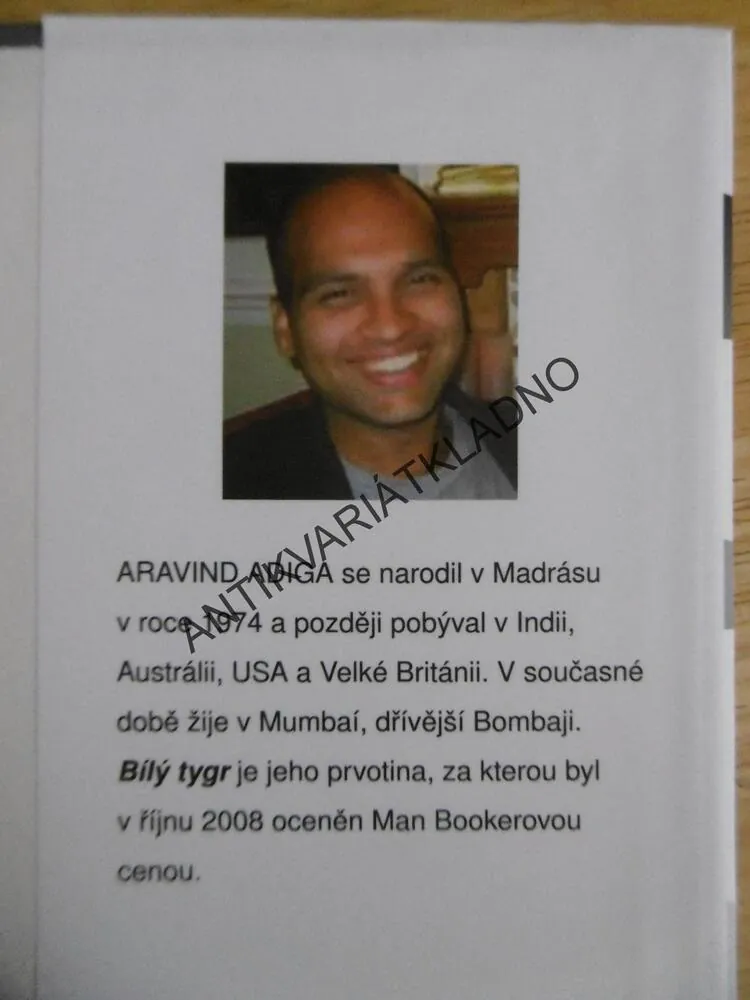 BÍLÝ TYGR, ARAVIND ADIGA, **an