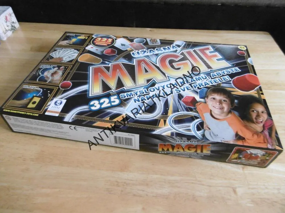 STOLNÍ DESKOVÁ HRA - ÚŽASNÁ MAGIE, 6+
