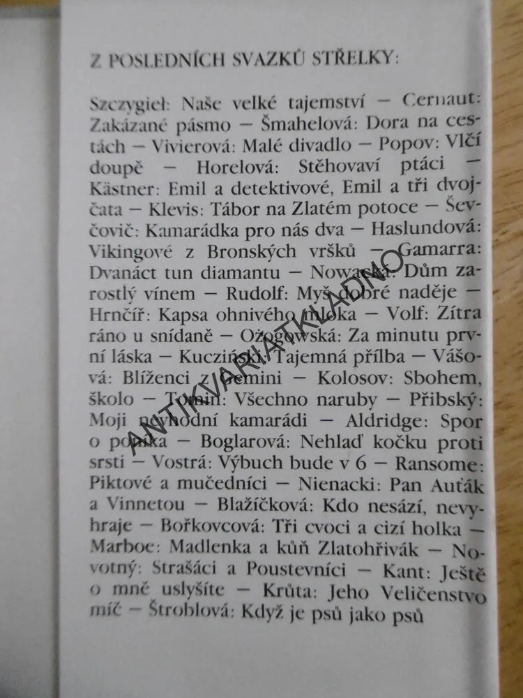 LIMČA, KIRSTEN HOLSTOVÁ, **an