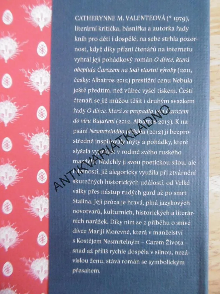 NESMRTELNÝ PŘÍBĚH, CATHERYNE M. VALENTEOVÁ, **an