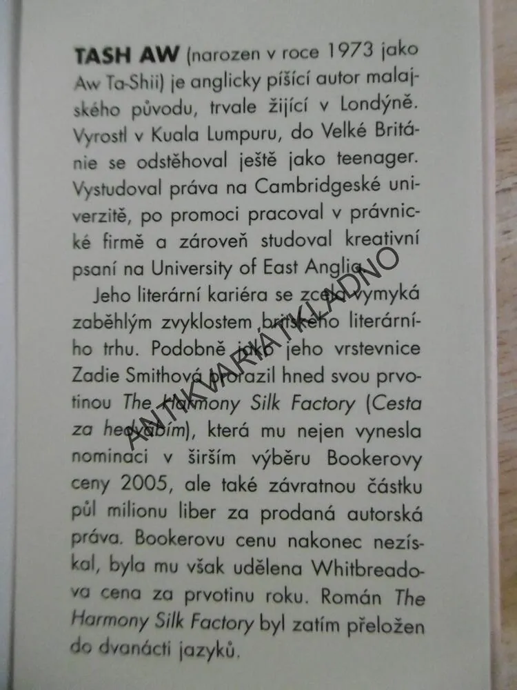 CESTA ZA HEDVÁBÍM, TASH AW, **an