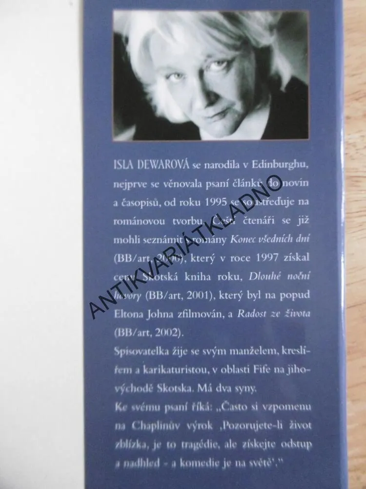 TANEC NA VZDÁLENÉM MÍSTĚ, ISLA DEWAROVÁ, **an