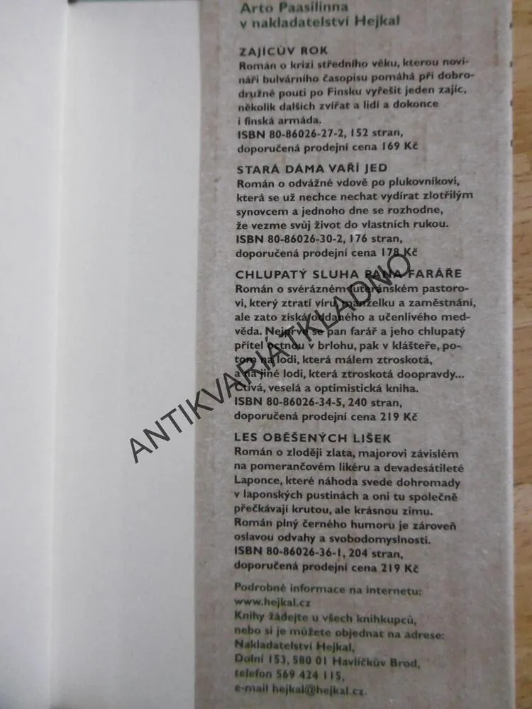 AUTOBUS SEBEVRAHŮ, ARTO PAASILINNA, **an