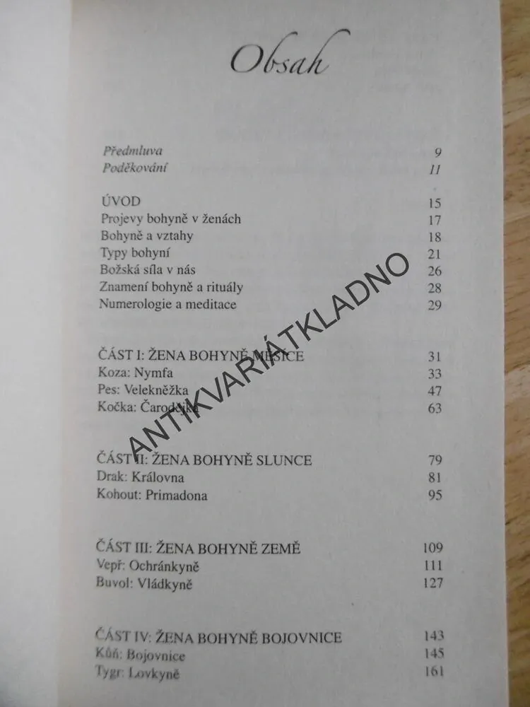 NEBESKÁ ZNAMENÍ PRO POZEMSKÉ BOHYNĚ, ANGELICA DANTON, **an