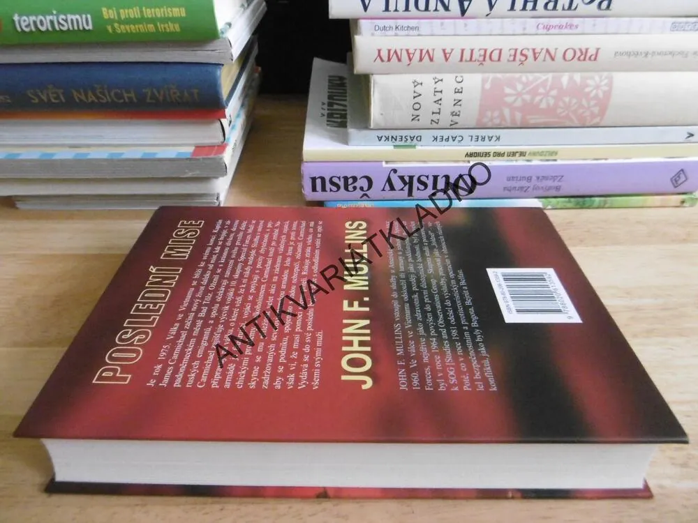 POSLEDNÍ MISE, CHRABŘÍ BOJOVNÍCI, JOHN F. MULLINS, **an