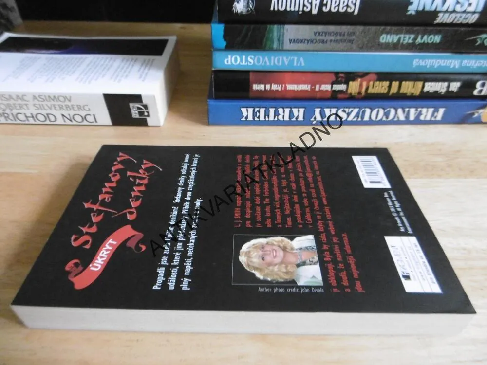 UPÍŘÍ DENÍKY, ÚKRYT, STEFANOVY DENÍKY, L.J. SMITH, **an