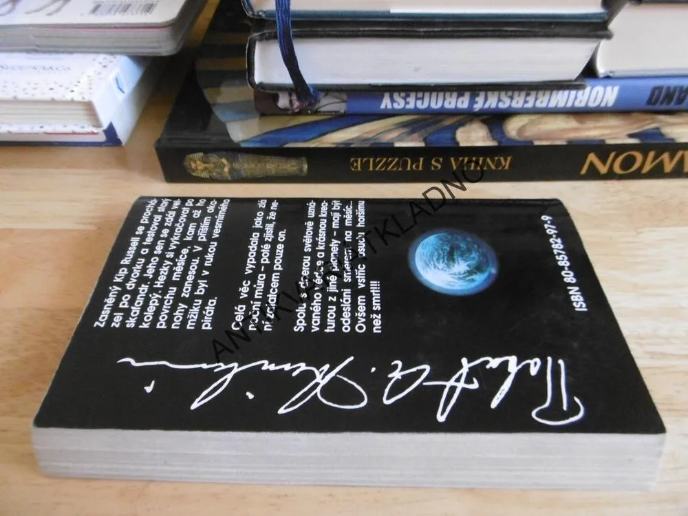 VEZMI SI SKAFANDR A BĚŽ, ROBERT A. HEINLEIN, **an