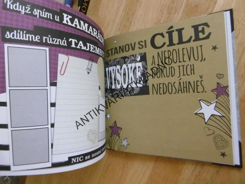 SCRAPBOOK, JDU DO TOHO! VÍC NEŽ 100 SAMOLEPEK, VZOROVANÉ PAPÍRY, **an
