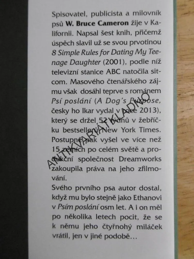 PSÍ CESTA, W. BRUCE CAMERON,  **an