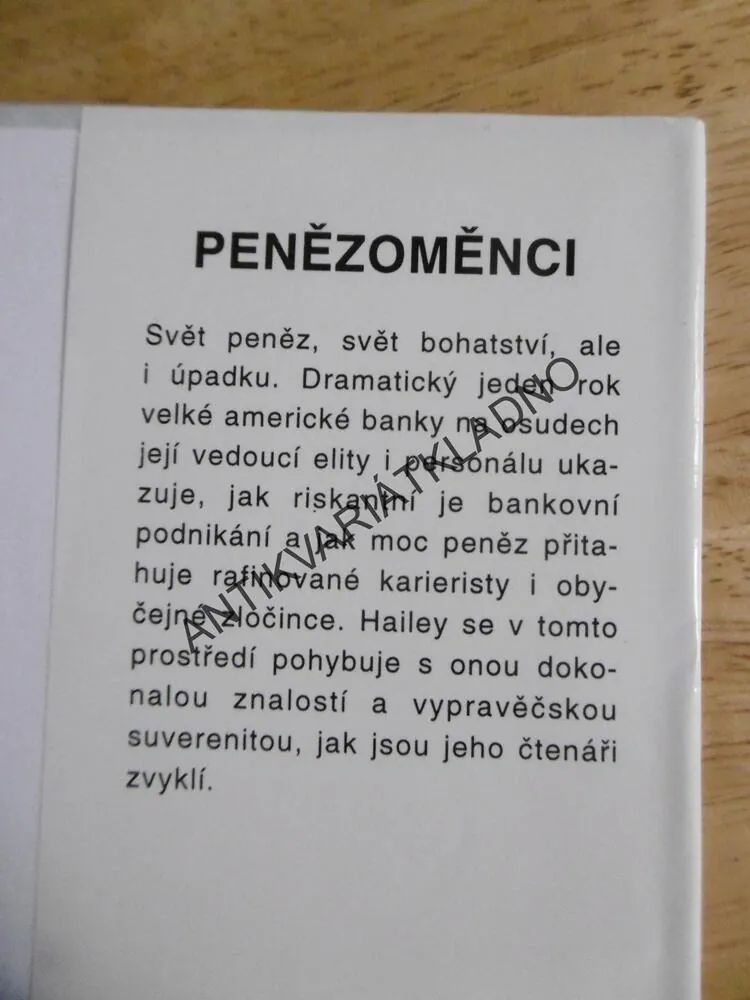 PENĚZOMĚNCI, (BANKÉŘI) , ARTHUR HAILEY, **an