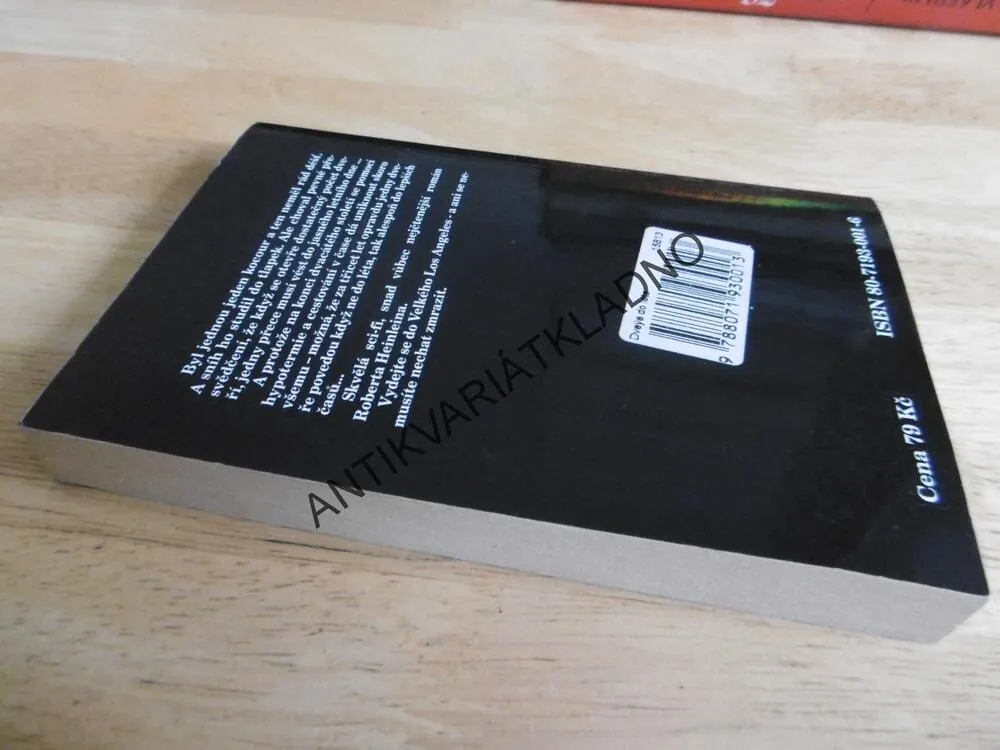 DVEŘE DO LÉTA, ROBERT A. HEINLEIN, **an
