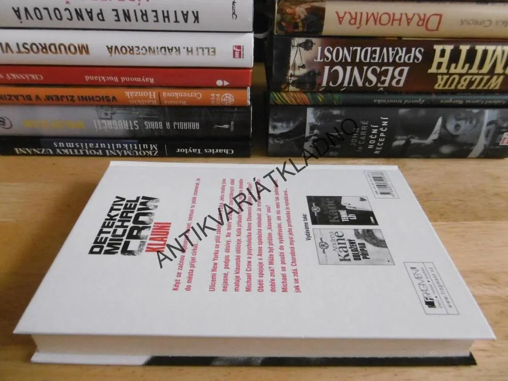 DETEKTIV MICHAEL CROW, KLAUNI, IAN DACHS, **an