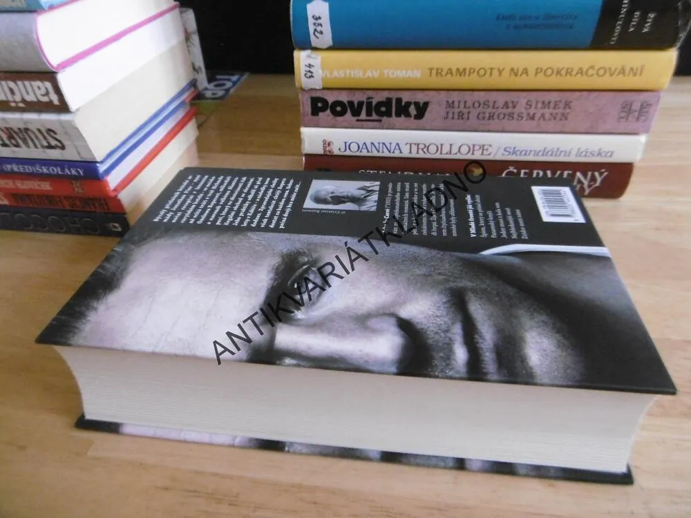 NOČNÍ RECEPČNÍ, JOHN LE CARRÉ, **an