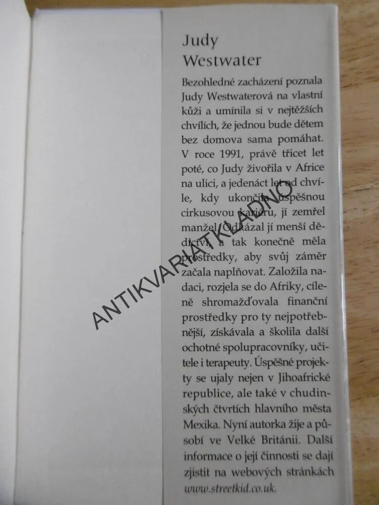 NIKDO TĚ NEMÁ RÁD, JUDY WESTWATER, **an