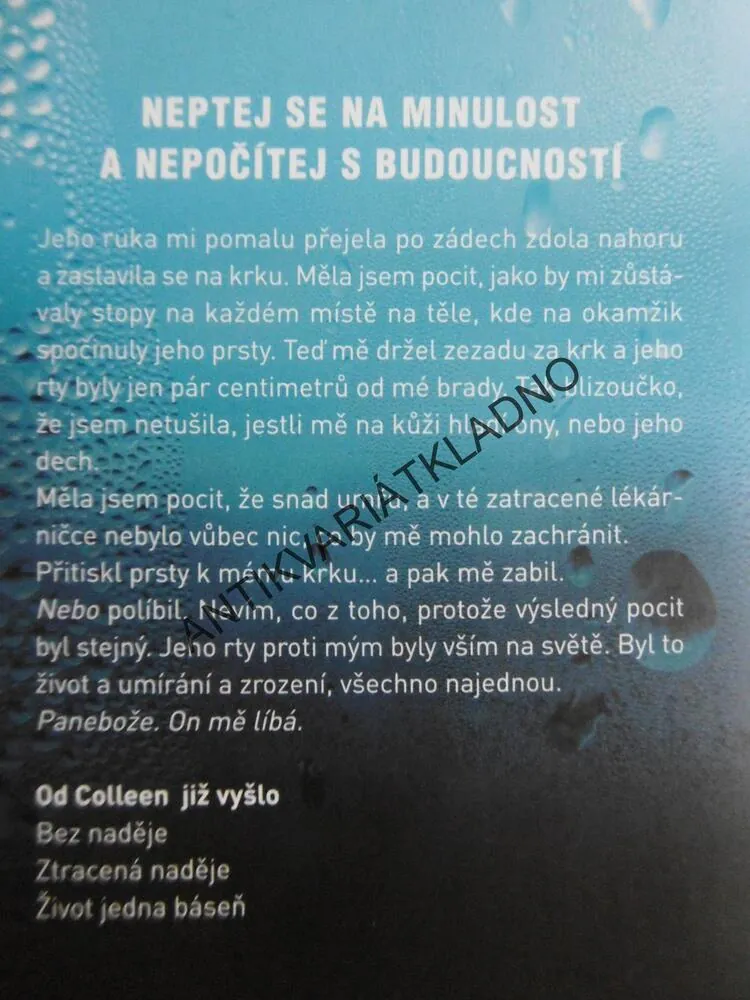 ODVRÁCENÁ TVÁŘ LÁSKY, COLLEEN HOOVEROVÁ, **an