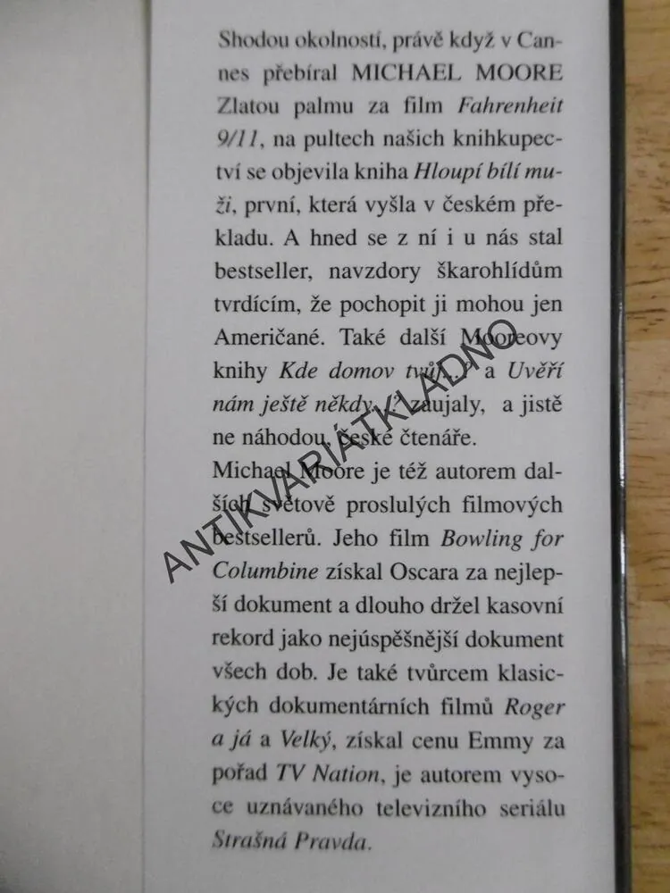 FAHRENHEIT 9/11, MICHAEL MOORE, ZLATÁ PALMA V CANNES! ČESKY, **an