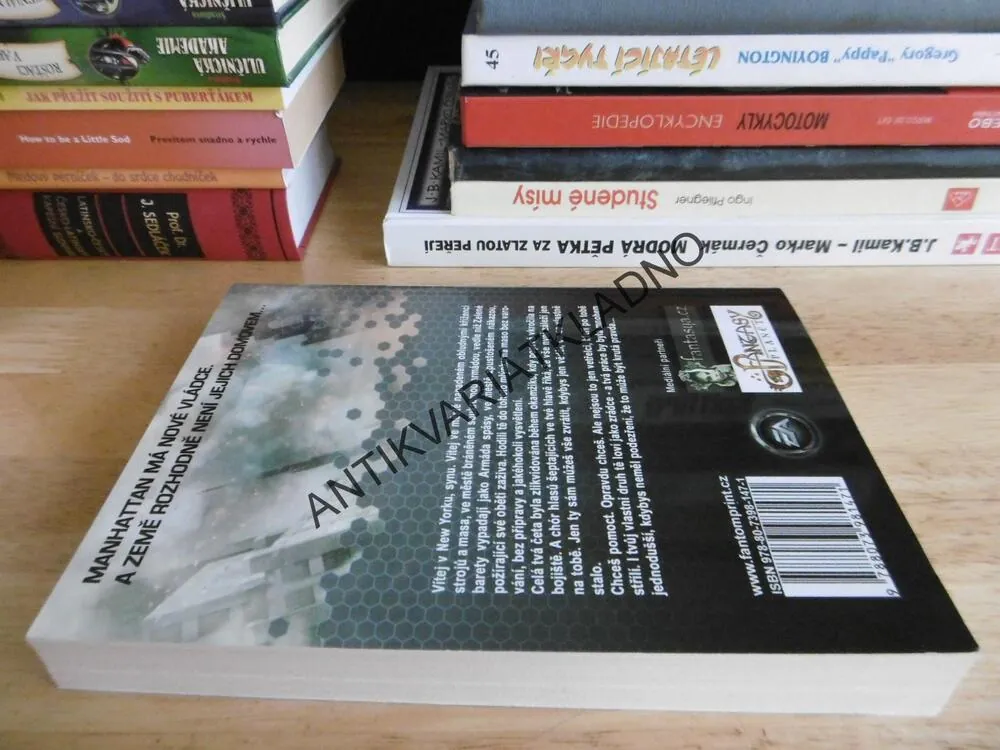 CRYSIS LEGIE, PETER WATTS, **an